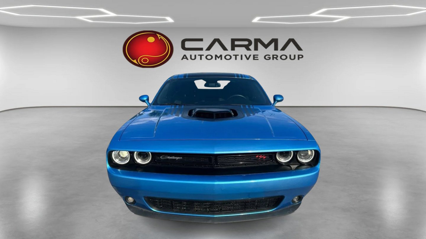 Used 2015 Dodge Challenger R/T RWD image 8