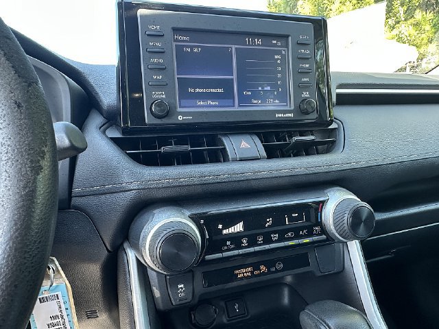 Used 2022 Toyota RAV4 LE FWD image 26