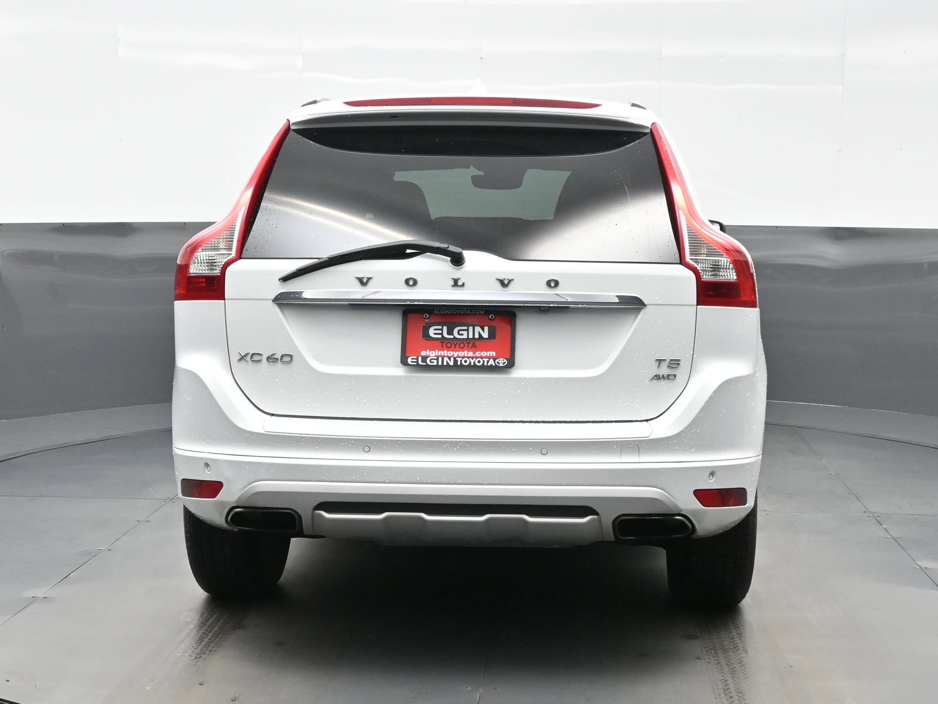 Used 2017 Volvo XC60 T5 Dynamic w/ Preferred Option Package image 5