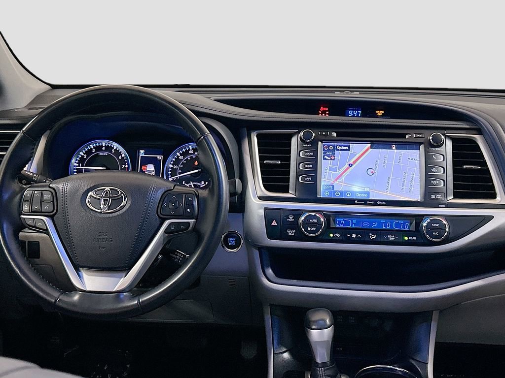 Used 2019 Toyota Highlander XLE FWD image 21