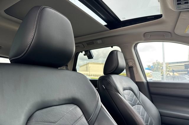 Used 2023 Nissan Pathfinder Platinum AWD/4WD image 21