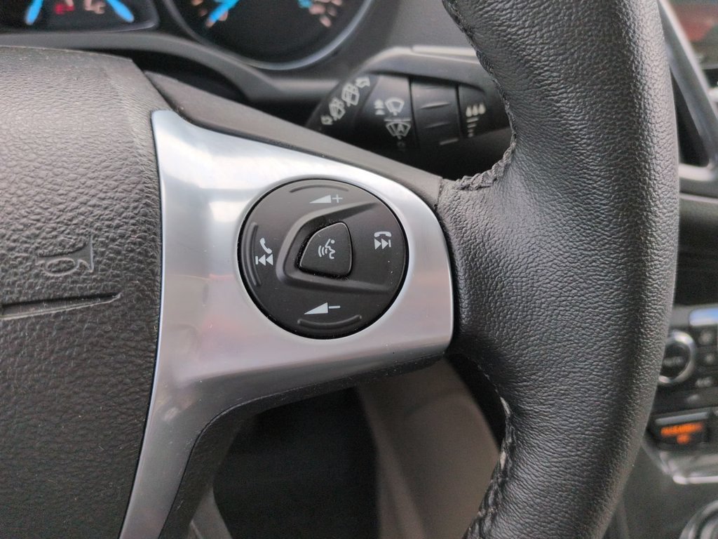 Used 2015 Ford Escape Titanium w/ Equipment Group 301A AWD/4WD image 25