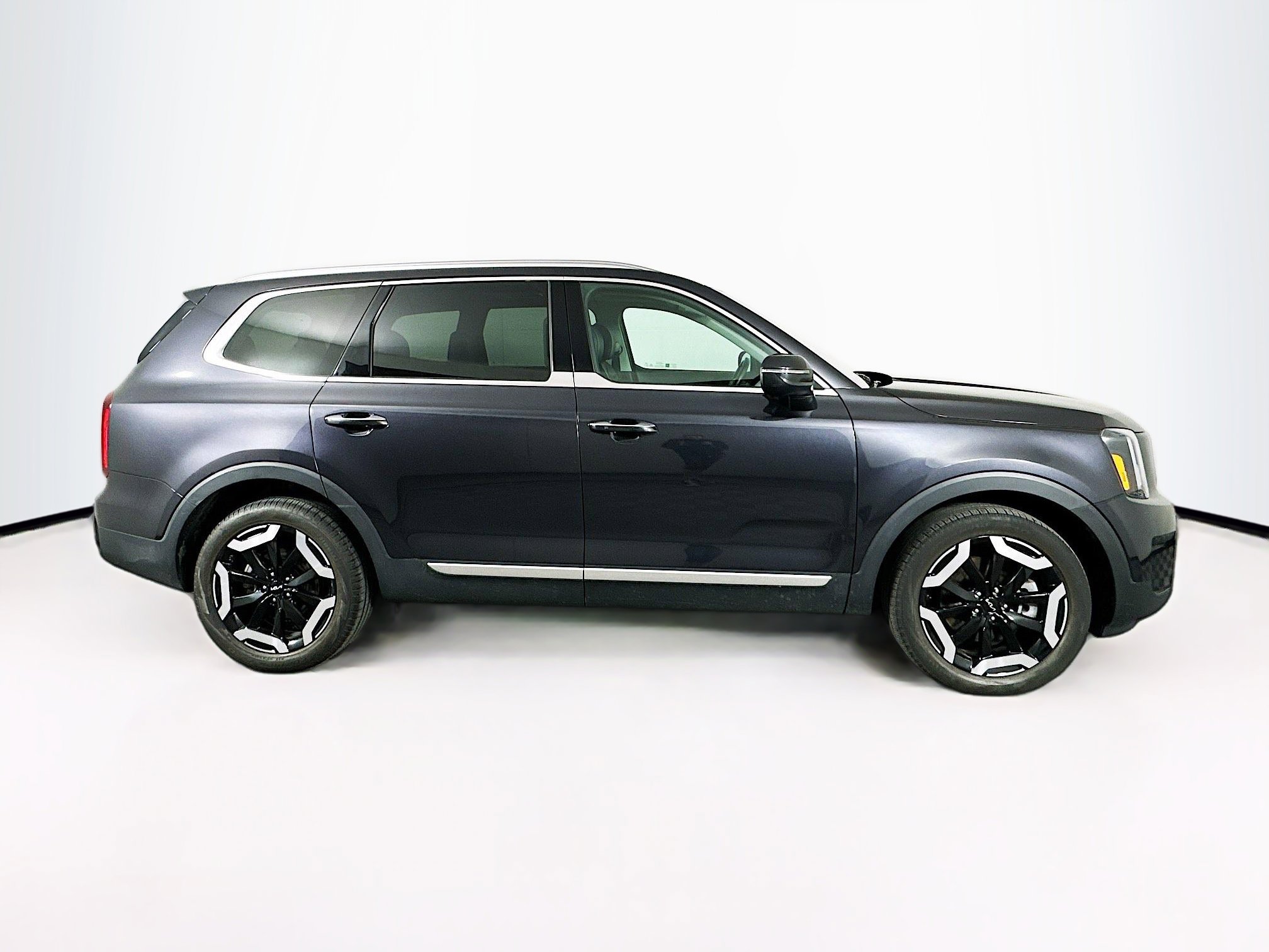 Used 2025 Kia Telluride S AWD/4WD image 10