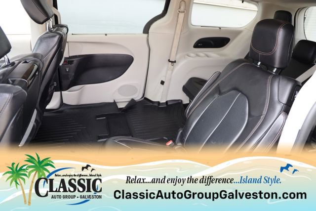 Used 2019 Chrysler Pacifica Touring-L Plus FWD image 15