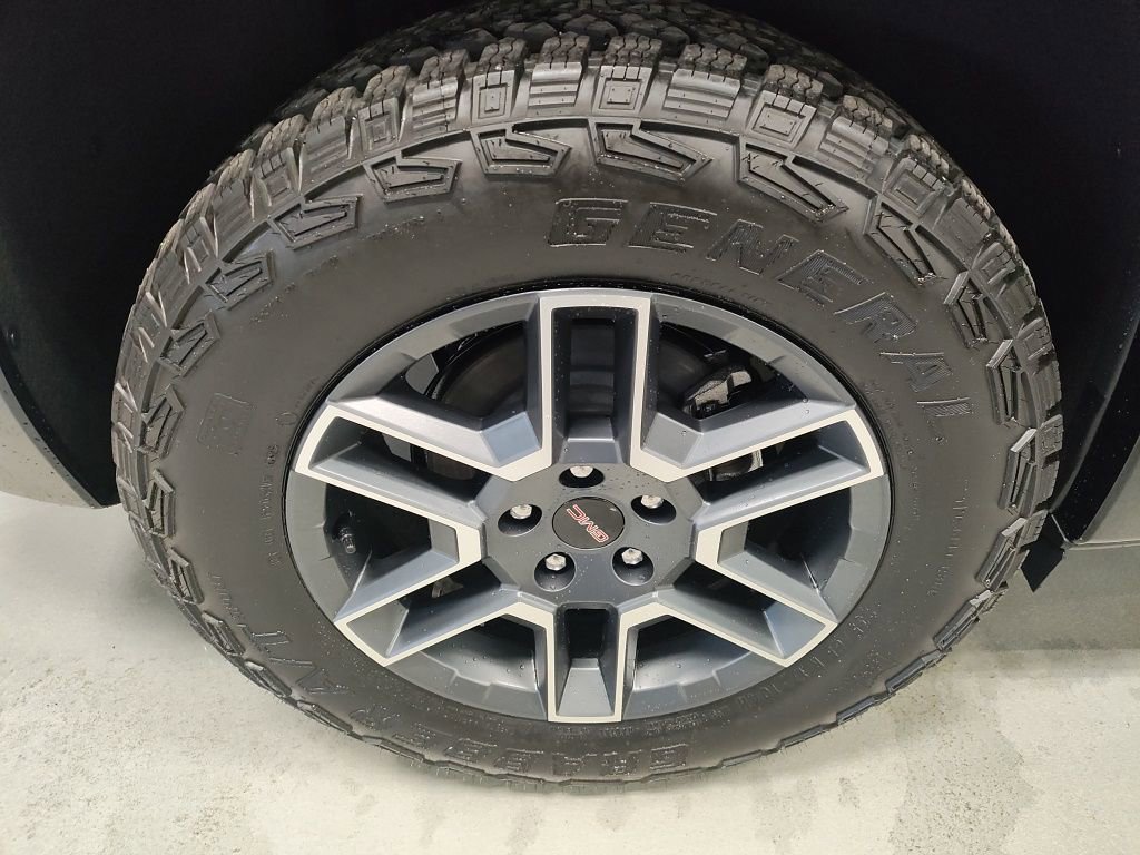 New 2026 GMC Terrain AT4 w/ Technology Package II image 3