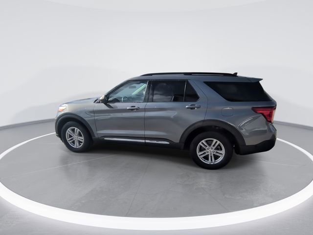 Used 2023 Ford Explorer XLT w/ Class IV Trailer Tow Package image 8