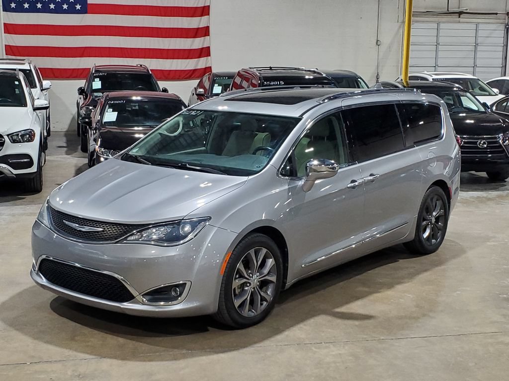 Used 2017 Chrysler Pacifica Limited FWD image 60