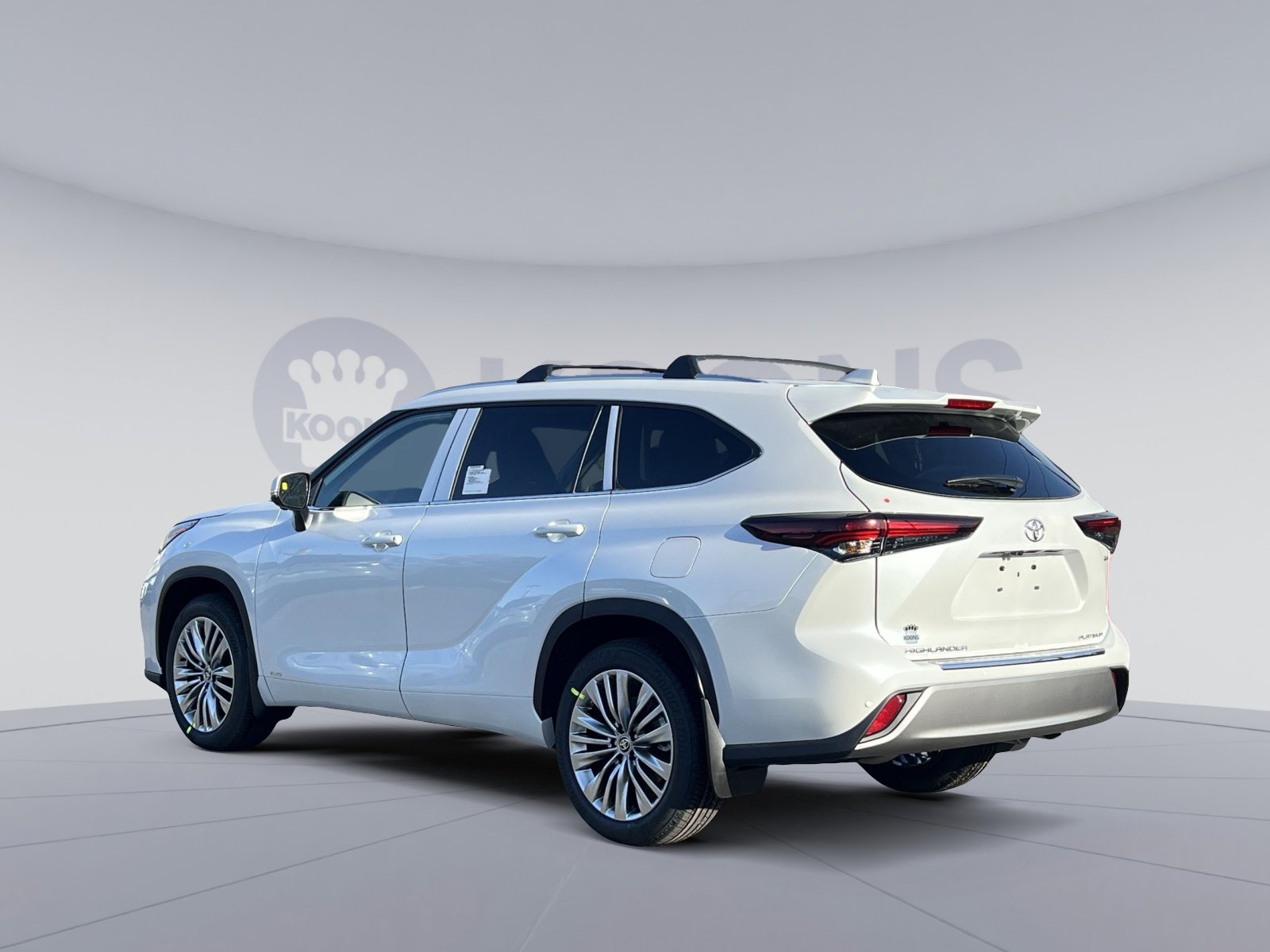 New 2026 Toyota Highlander Platinum image 4