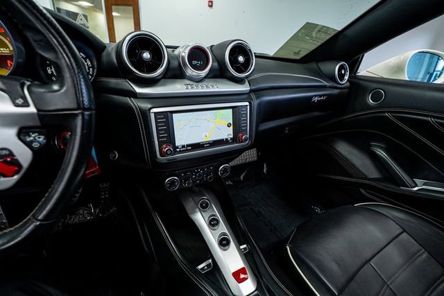 Used 2016 Ferrari California T RWD image 86