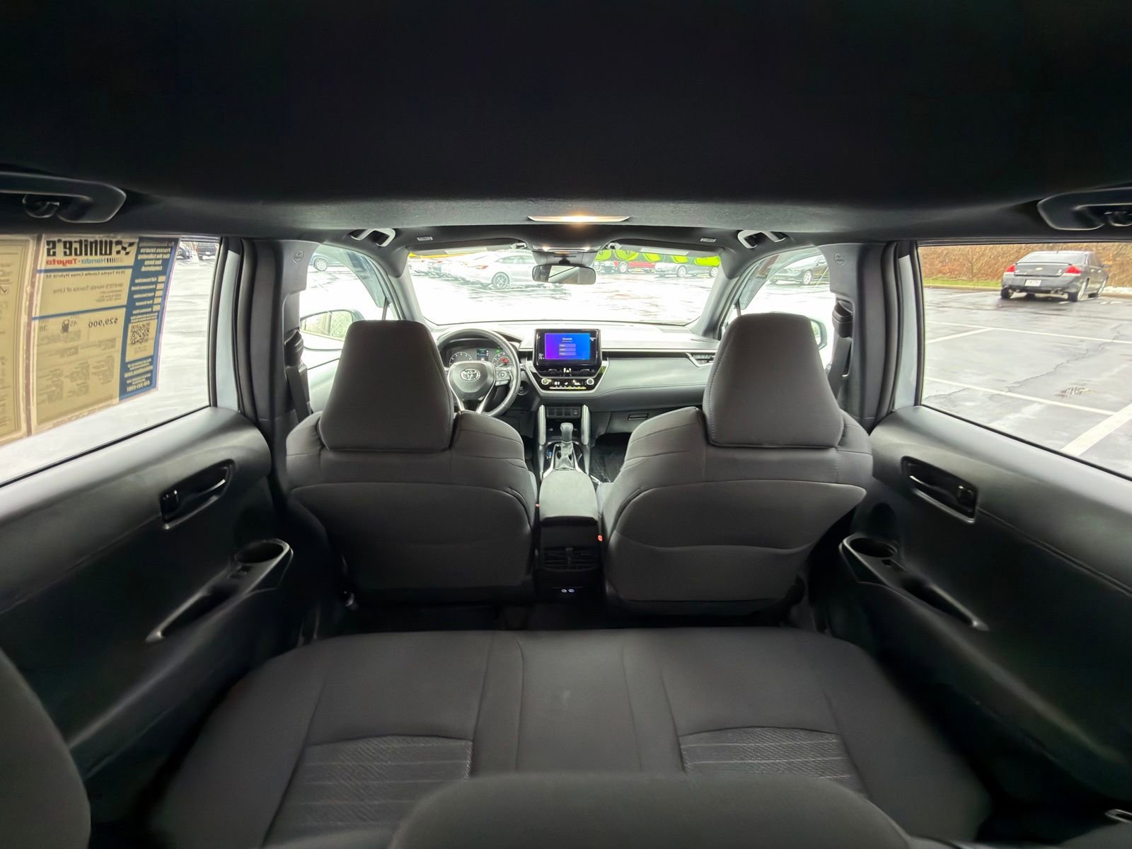 Used 2024 Toyota Corolla Cross SE image 30