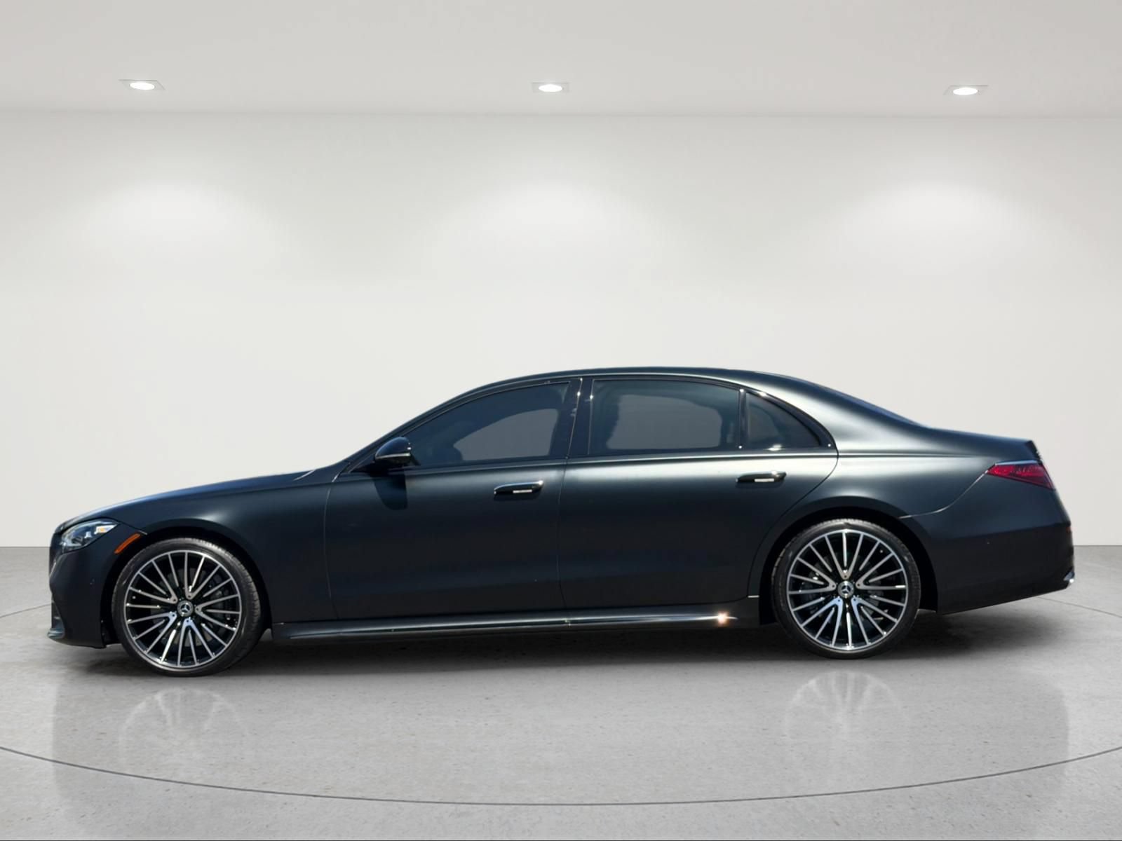 Certified 2023 Mercedes-Benz S 500 4MATIC image 2