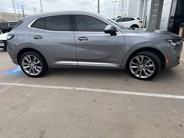 Used 2022 Buick Envision Avenir w/ Technology Package II FWD image 4