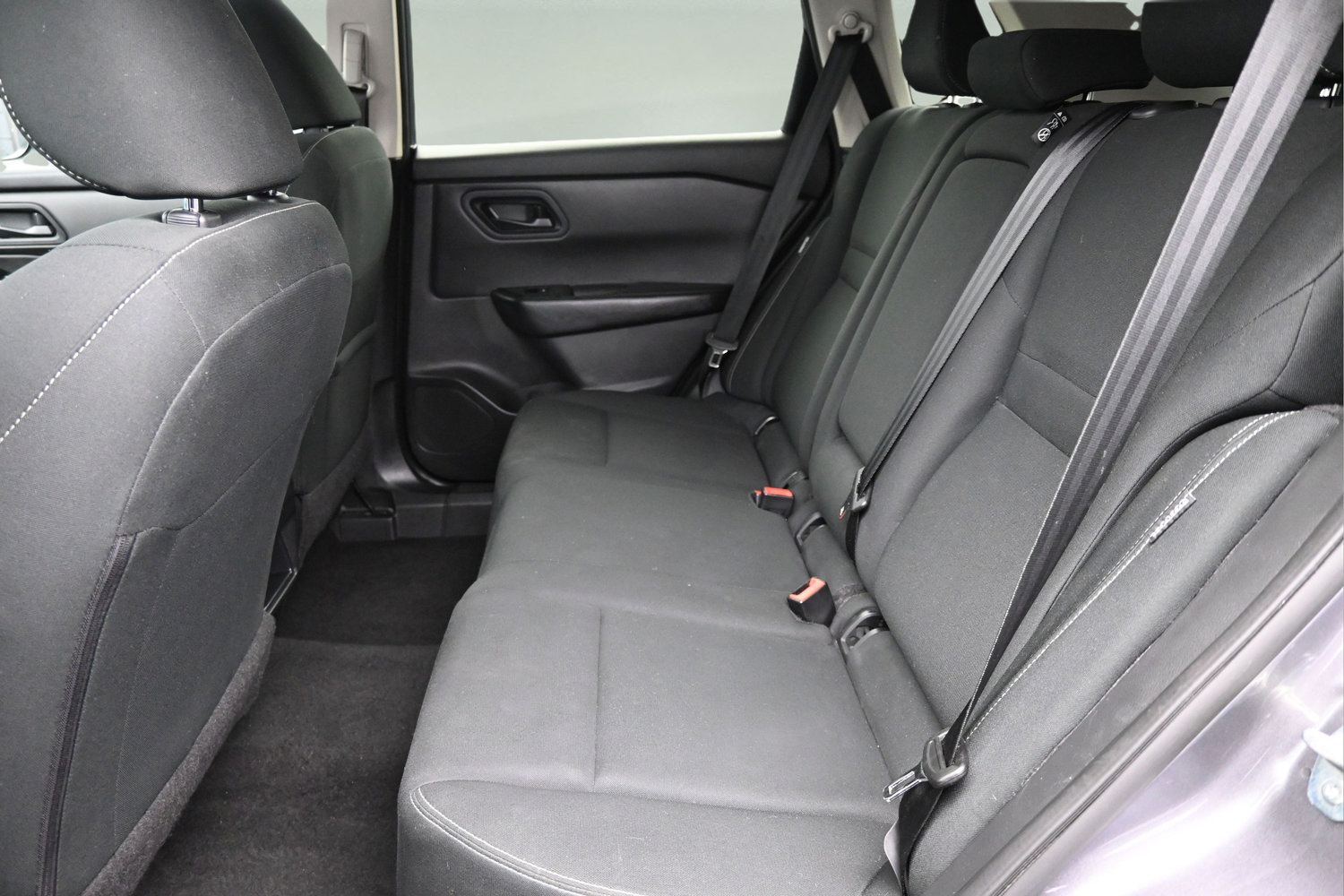 Used 2024 Nissan Rogue S FWD image 11
