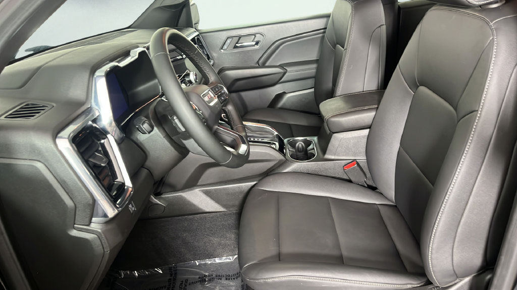 Used 2024 GMC Canyon Elevation w/ Elevation Premium Package AWD/4WD image 17