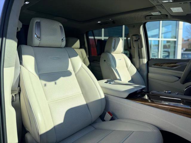 Used 2024 Cadillac Escalade ESV Sport Platinum w/ LPO, ONYX Package AWD/4WD image 23