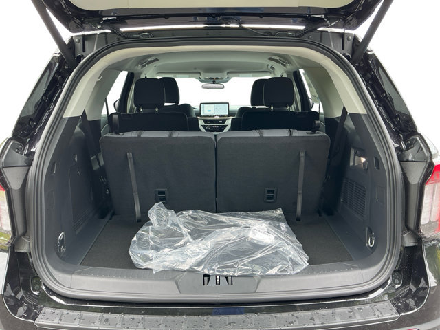 Used 2026 Ford Explorer Active AWD/4WD image 19