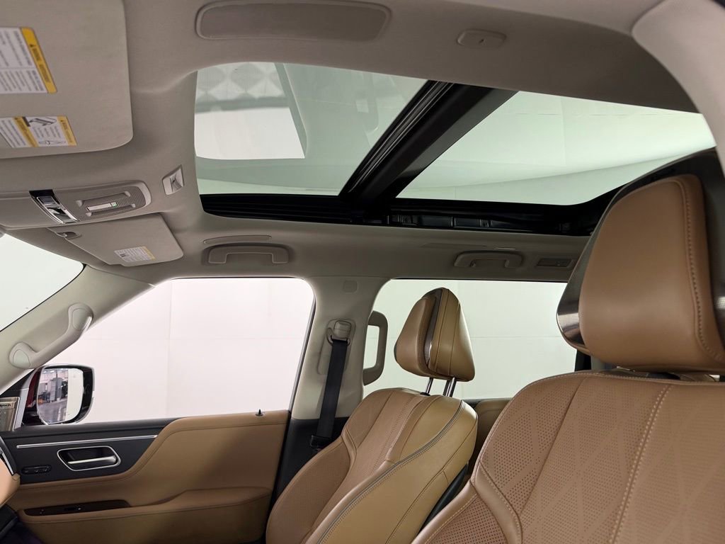 Used 2025 INFINITI QX80 Sensory image 25