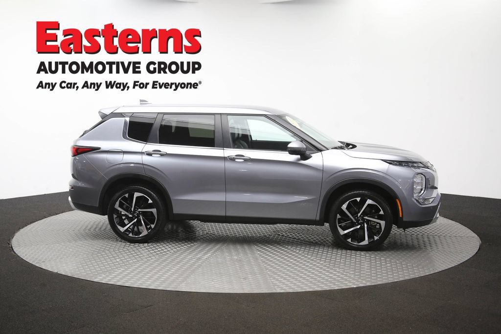 Used 2024 Mitsubishi Outlander SE AWD/4WD image 46