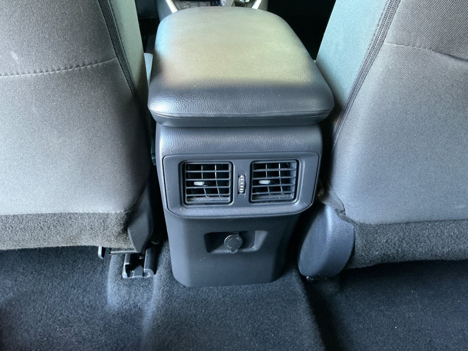 Certified 2025 Toyota RAV4 LE AWD/4WD image 32