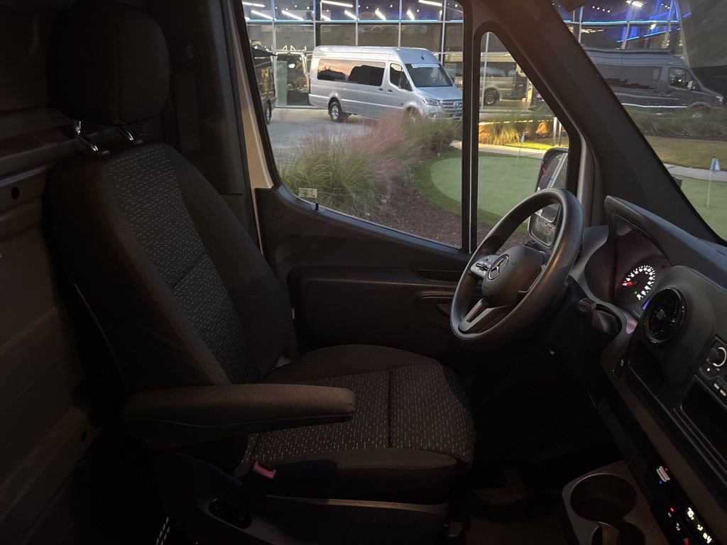 Used 2023 Mercedes-Benz Sprinter 144 Cargo image 30