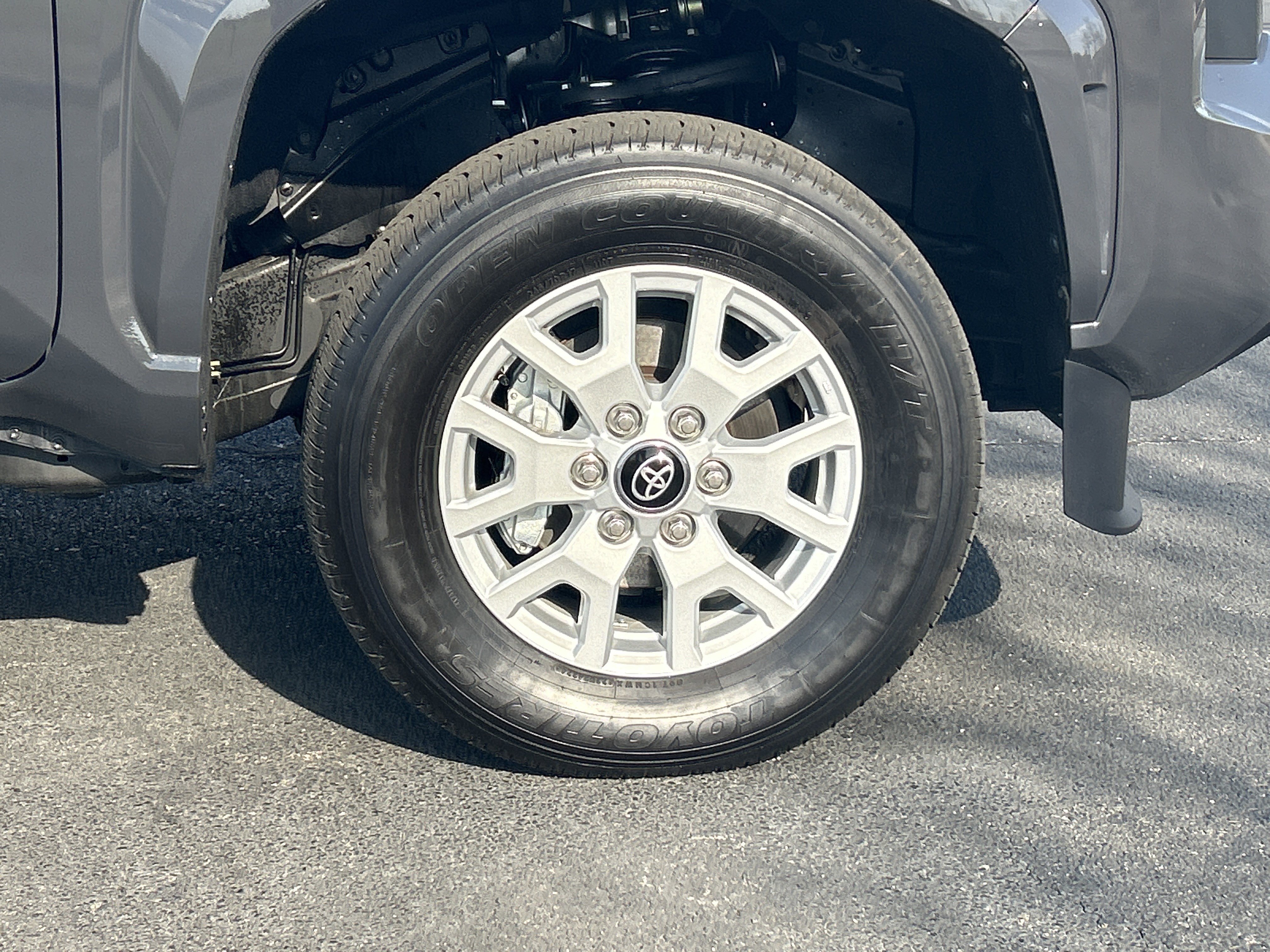 Used 2025 Toyota Tacoma SR5 image 33