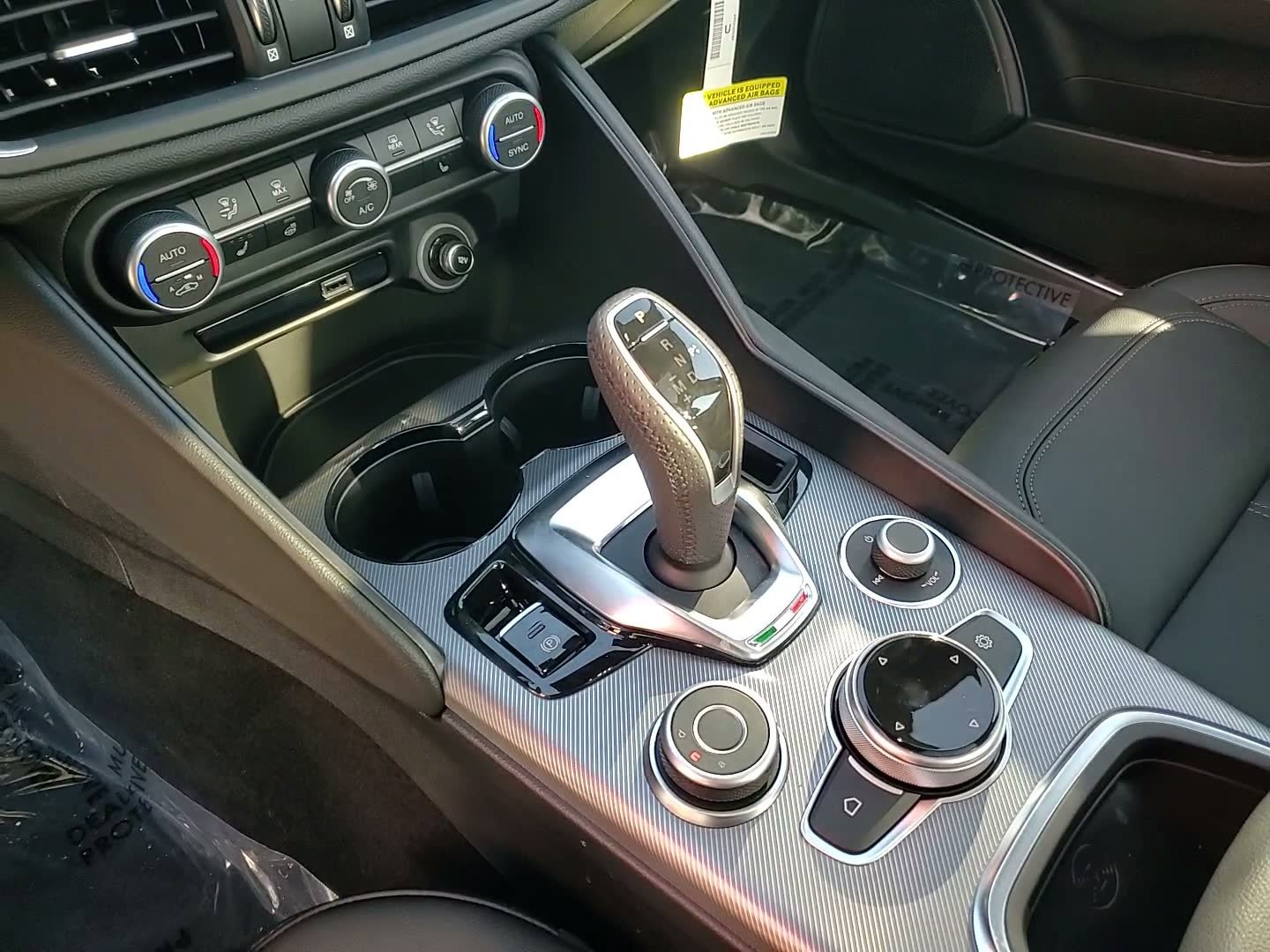 New 2025 Alfa Romeo Giulia AWD image 32