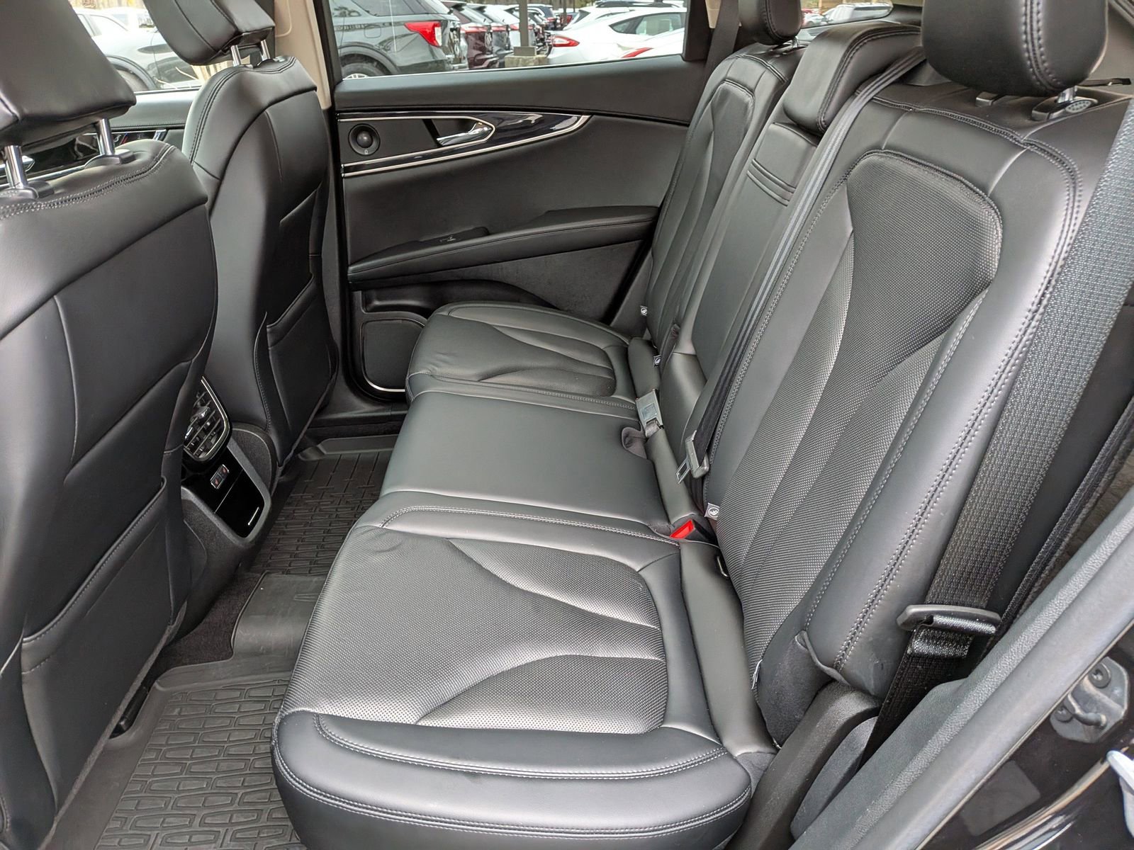 Certified 2023 Lincoln Nautilus Reserve w/ Monochromatic Package image 17