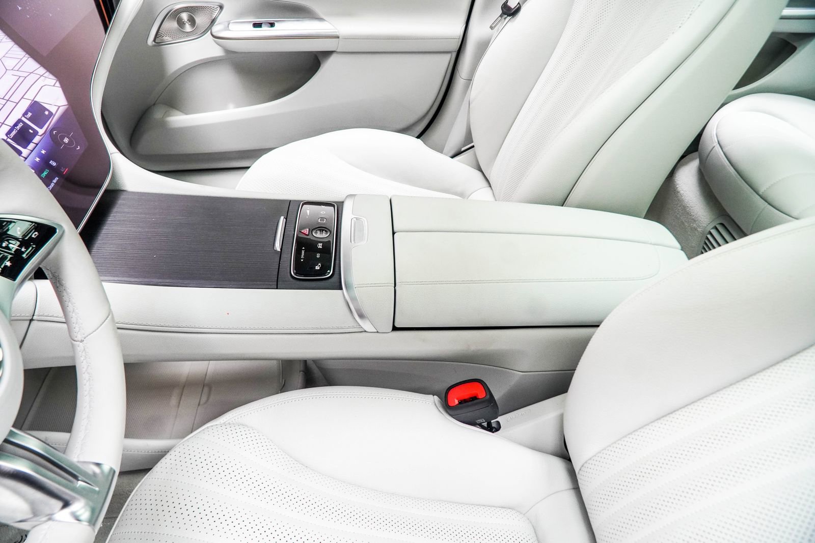 Used 2025 Mercedes-Benz EQE 500 4MATIC Sedan image 20