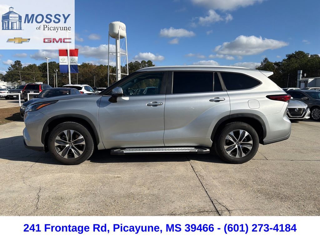 Used 2023 Toyota Highlander L video 2