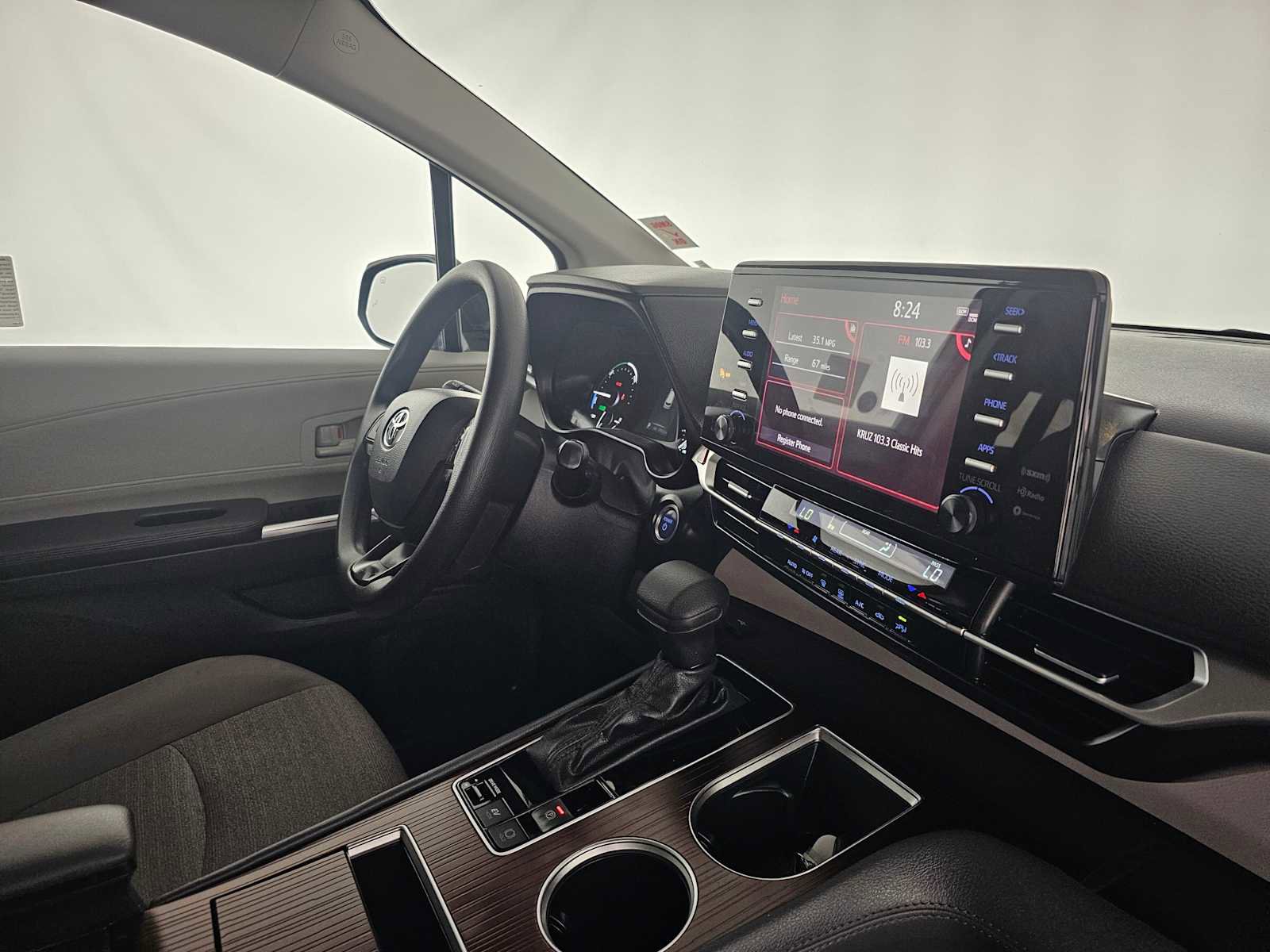 Used 2024 Toyota Sienna LE image 11