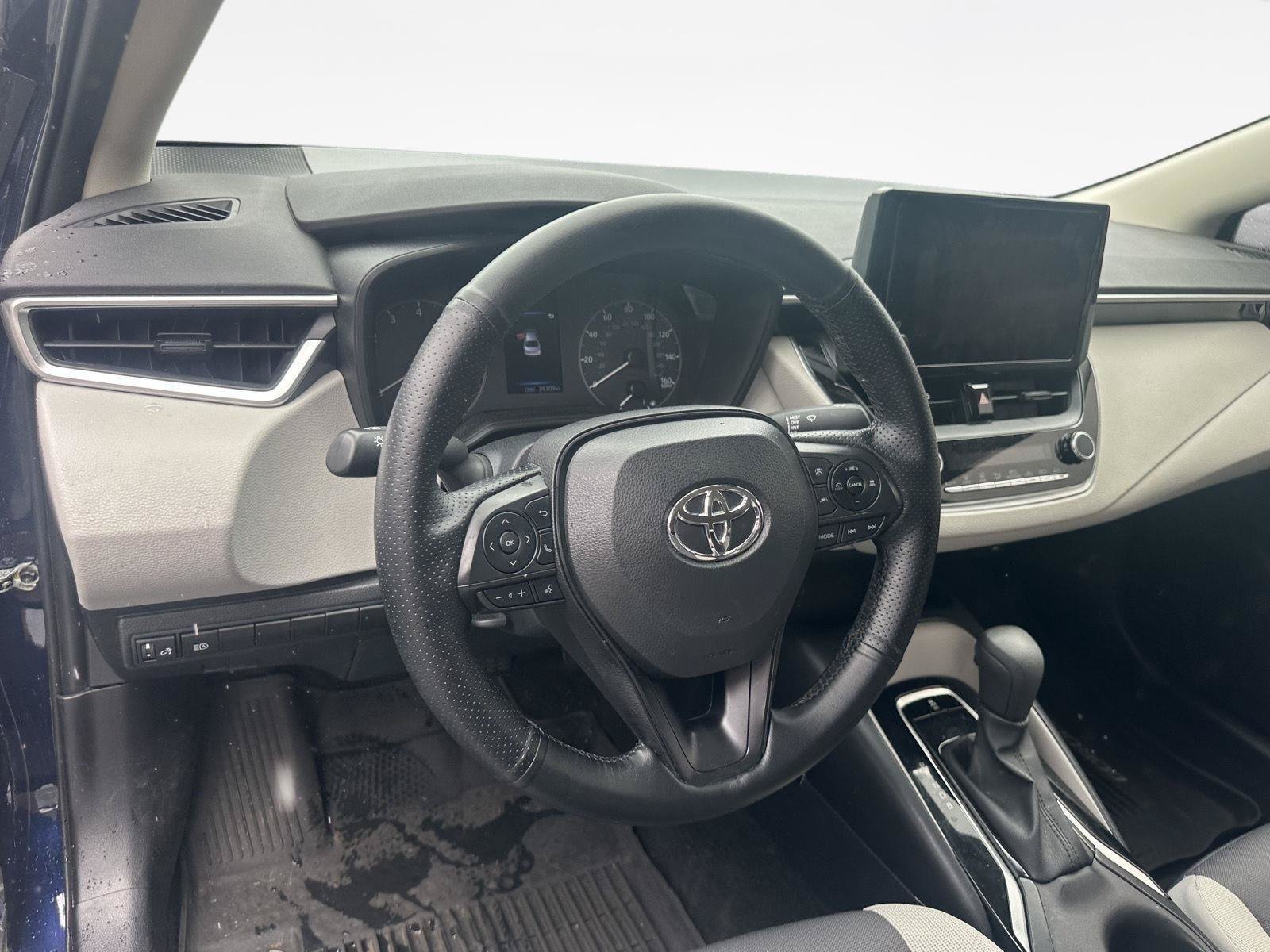 Used 2023 Toyota Corolla LE FWD image 10
