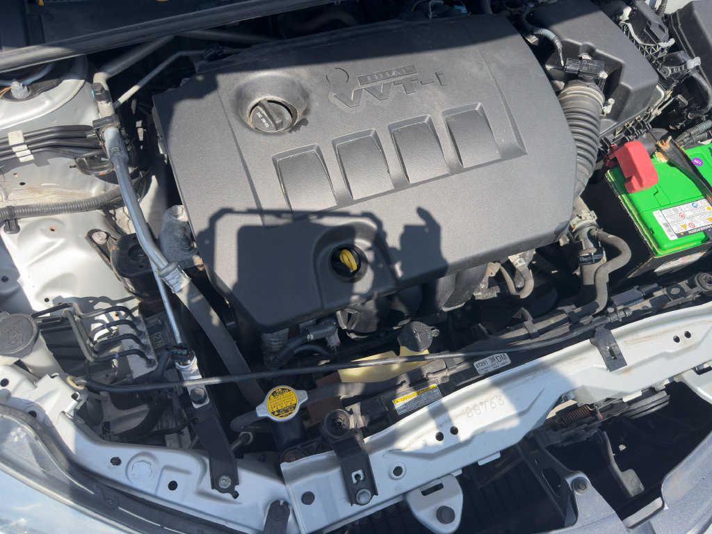 Used 2015 Toyota Corolla LE FWD image 31