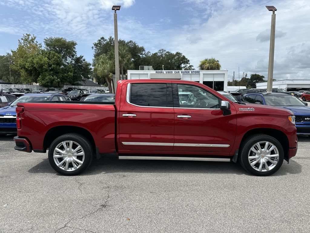 Used 2025 Chevrolet Silverado 1500 High Country w/ Technology Package AWD/4WD image 4