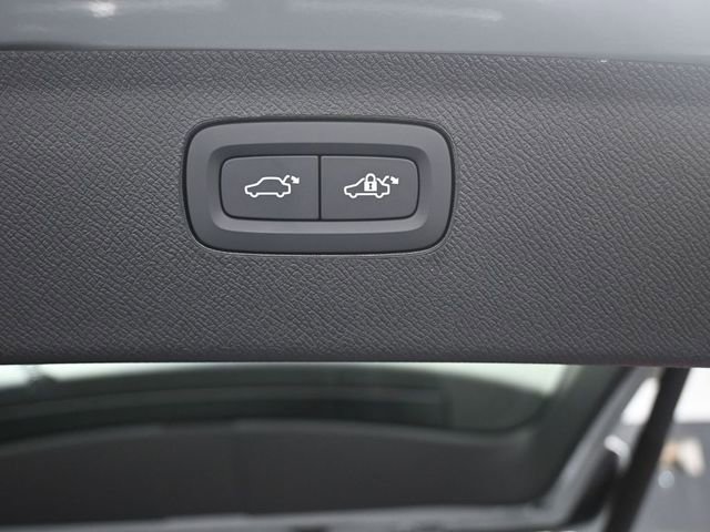 Used 2025 Volvo XC90 B6 Core w/ Protection Package image 25