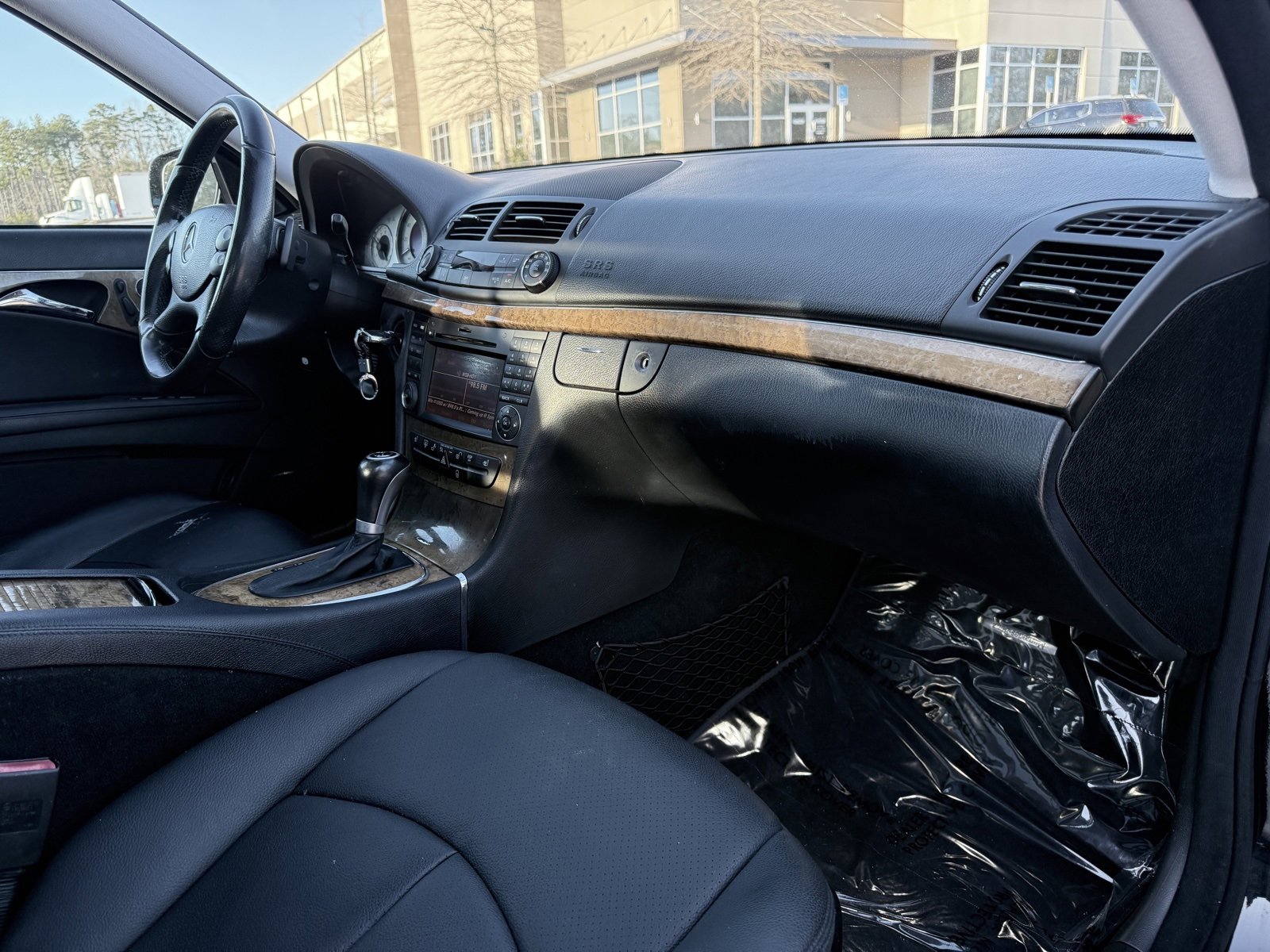 Used 2009 Mercedes-Benz E 350 Sedan image 22