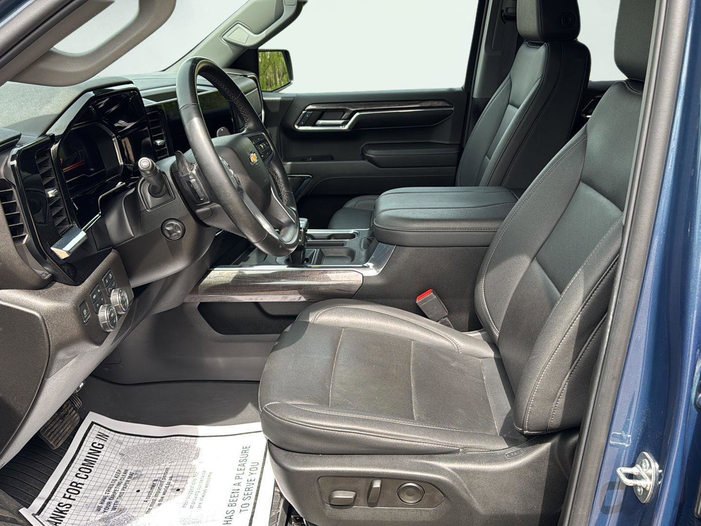 Used 2024 Chevrolet Silverado 1500 LTZ AWD/4WD image 9