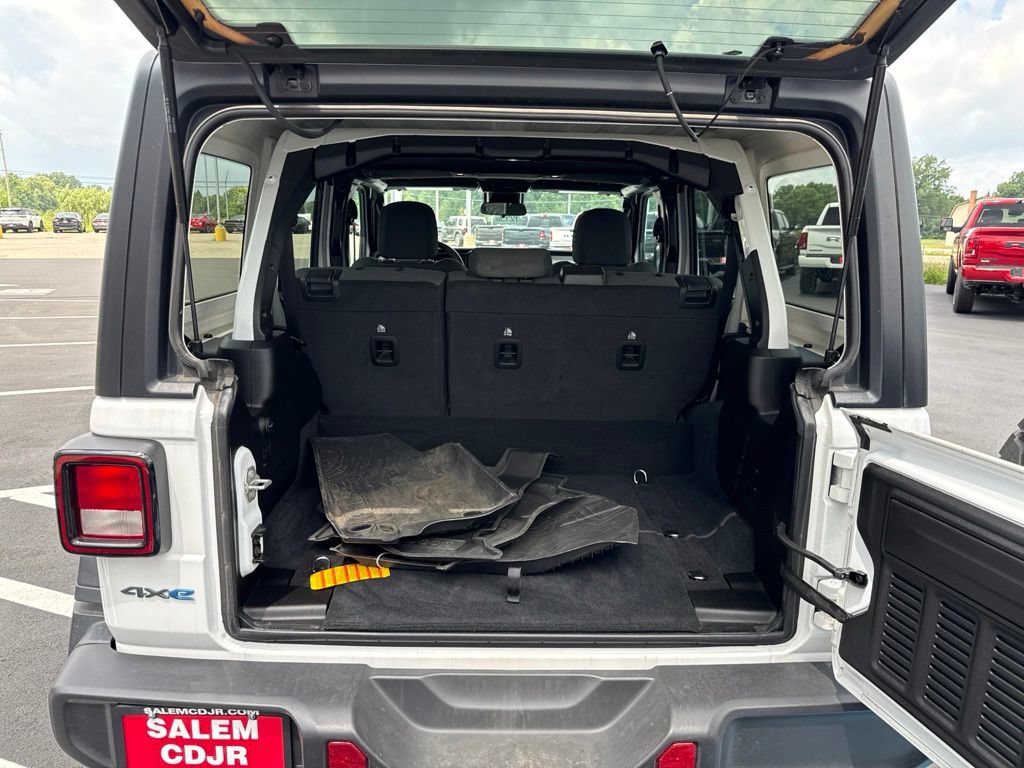 Used 2024 Jeep Wrangler Unlimited AWD/4WD image 9