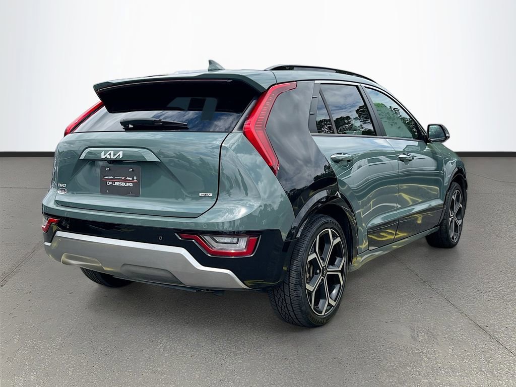 Used 2023 Kia Niro SX Touring FWD image 7