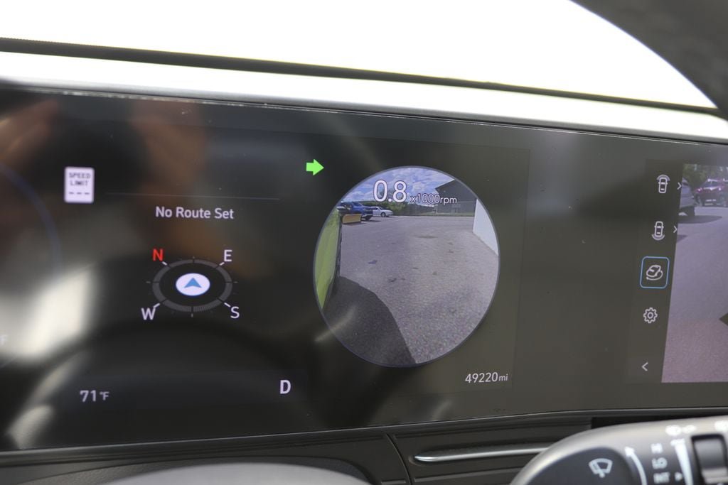 Used 2024 Hyundai Kona Limited FWD image 32