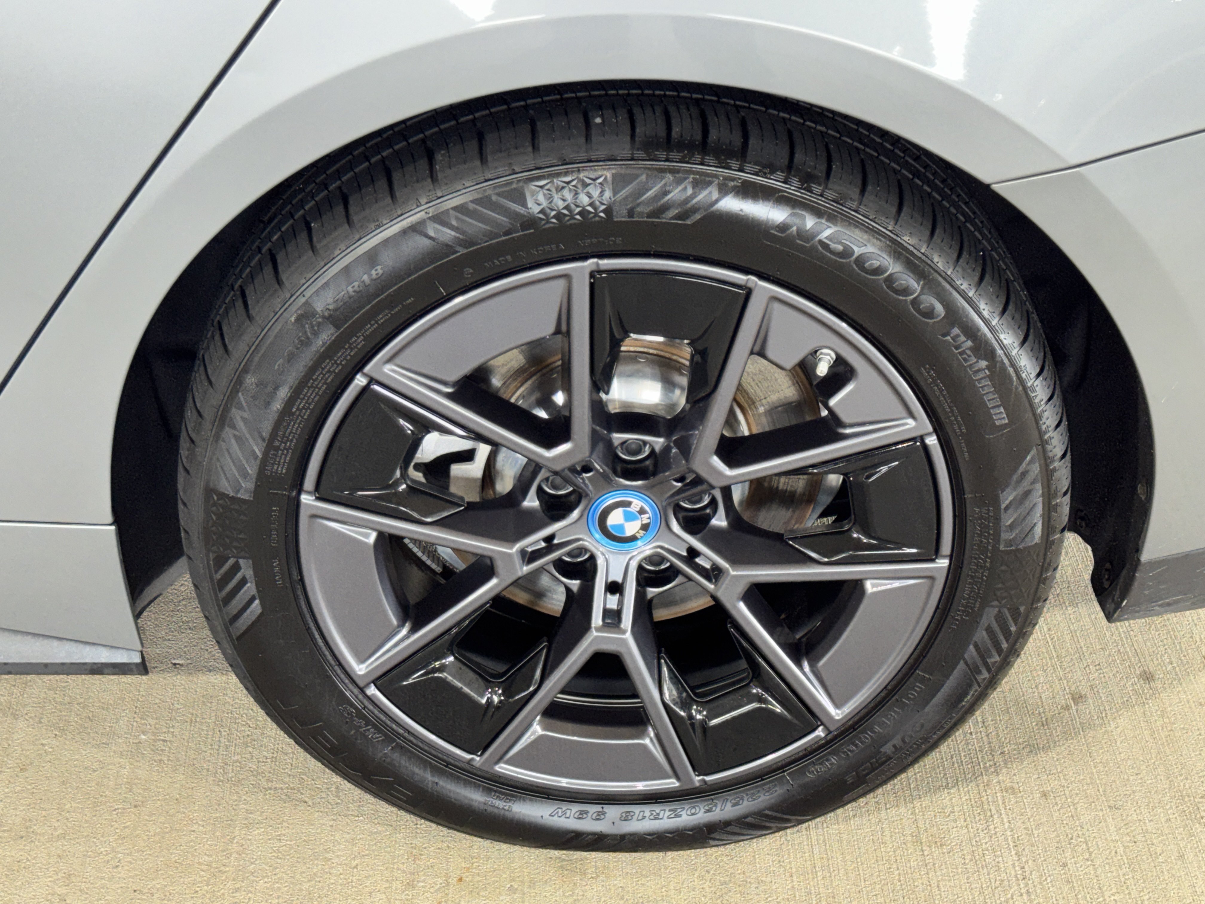 Used 2024 BMW i4 eDrive40 RWD image 36