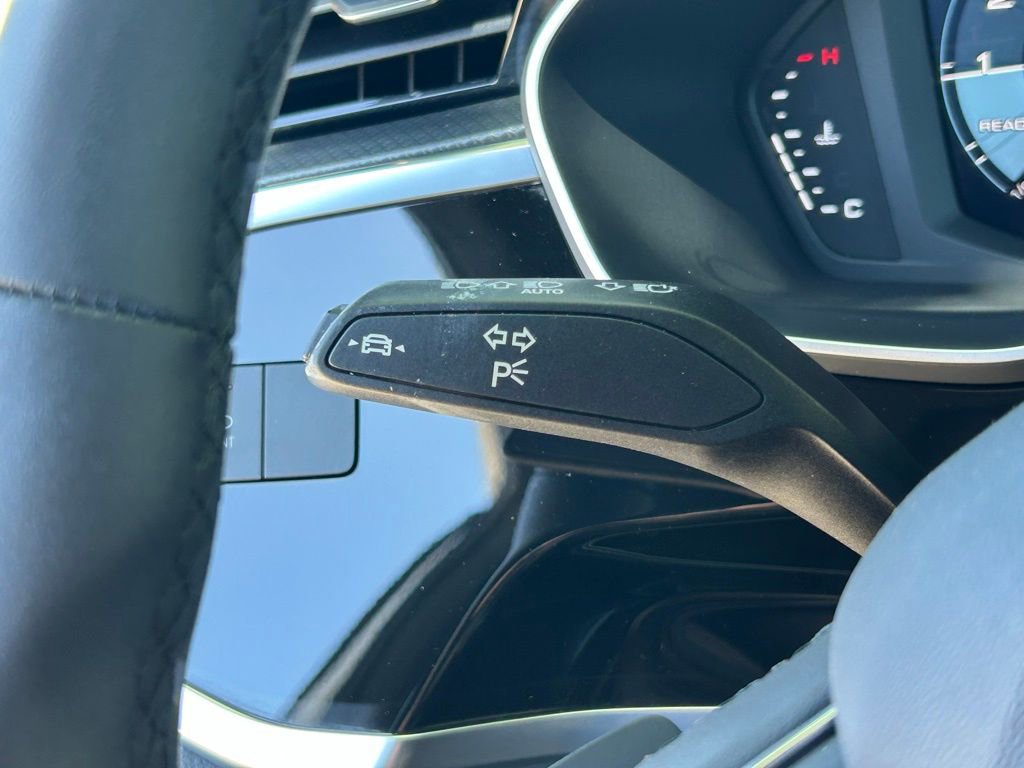 Used 2023 Audi Q3 2.0T Premium Plus w/ Premium Plus Package image 27