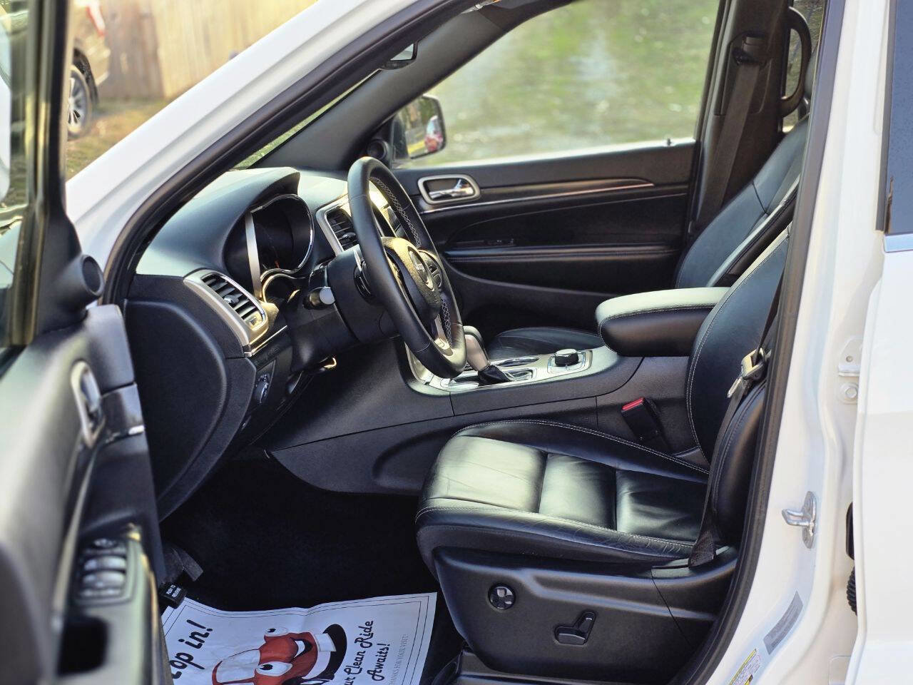 Used 2017 Jeep Grand Cherokee Limited image 15