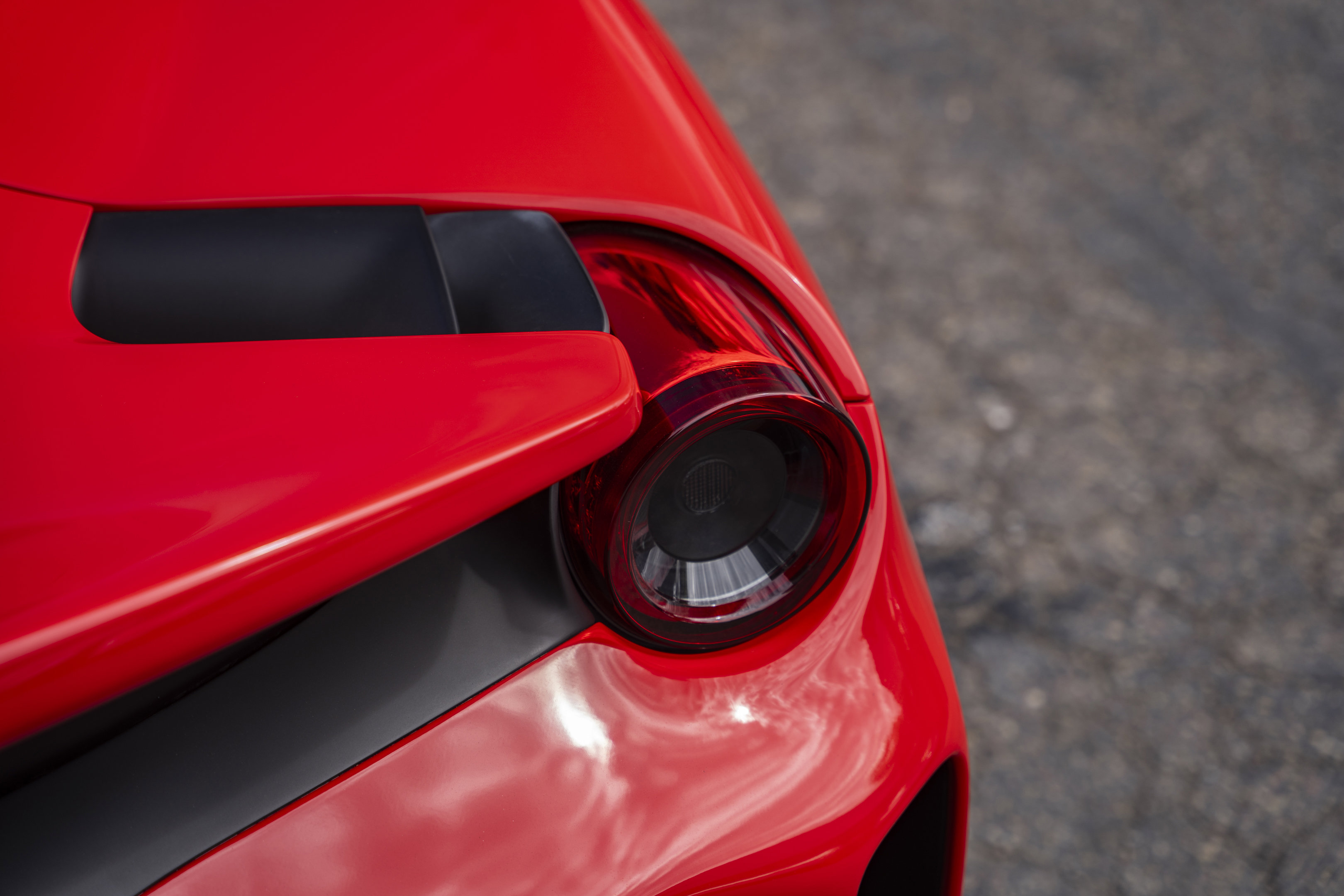 Certified 2020 Ferrari 488 Pista Coupe RWD image 10