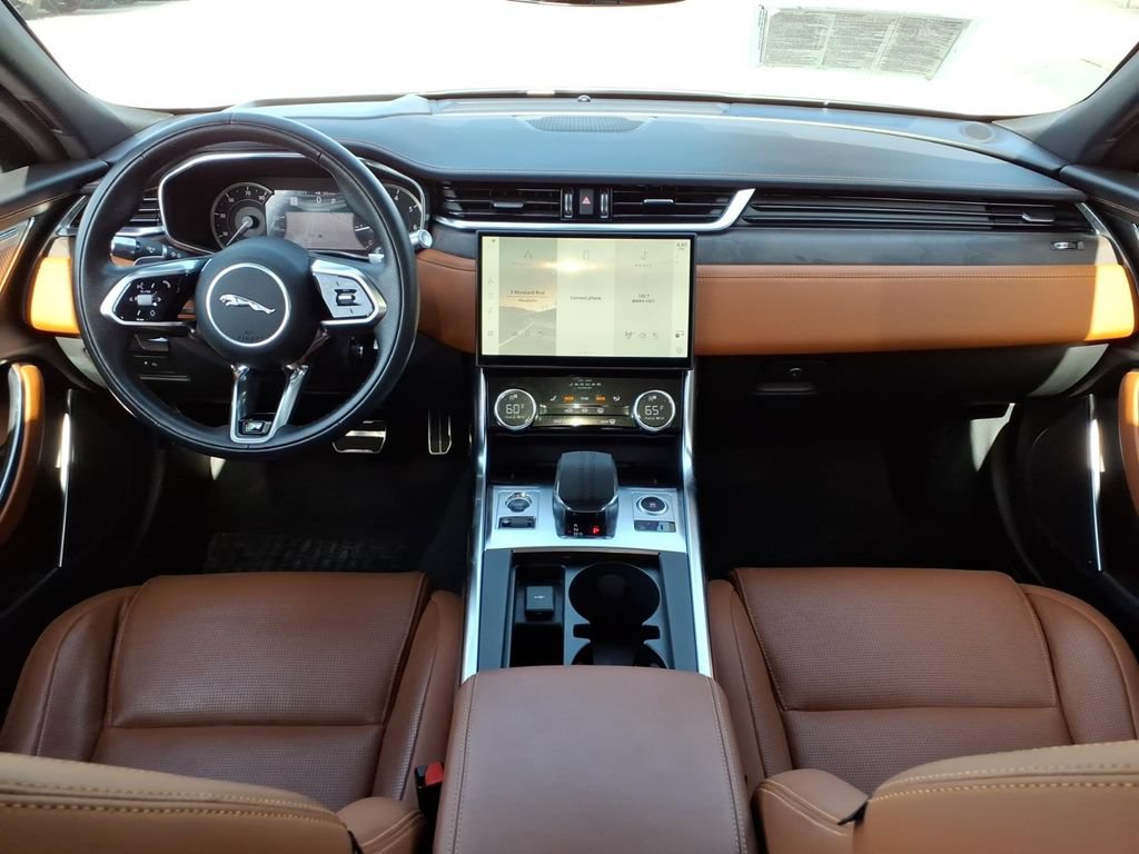 Used 2022 Jaguar XF R-Dynamic SE AWD/4WD image 9