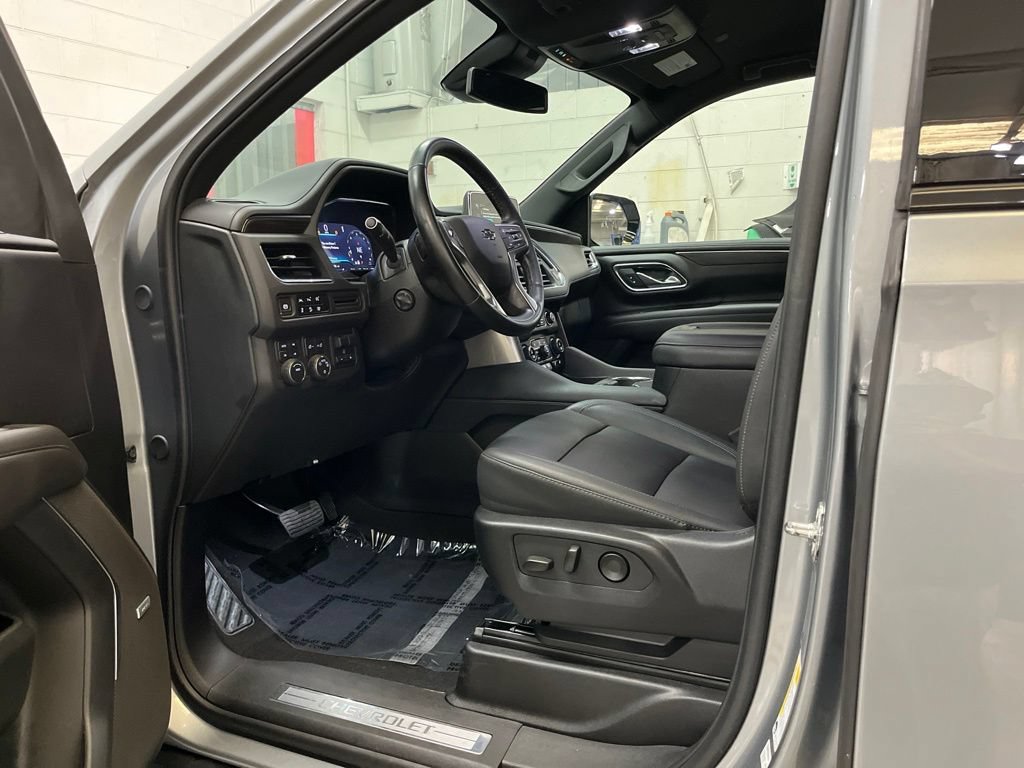 Used 2024 Chevrolet Tahoe Z71 w/ Luxury Package AWD/4WD image 11