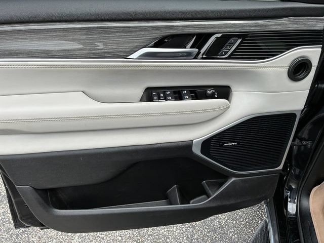 Used 2022 Jeep Wagoneer Series III AWD/4WD image 18