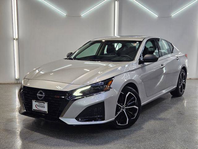 Used 2025 Nissan Altima 2.5 SR w/ SR Premium Package FWD image 8