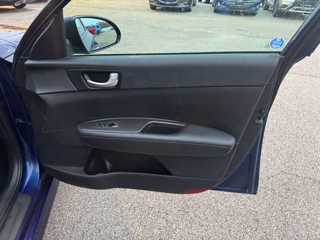 Used 2018 Kia Optima LX image 12