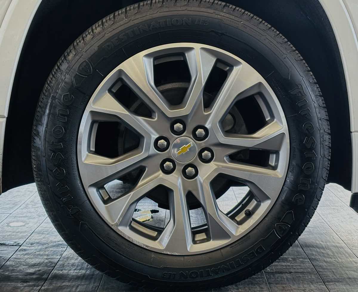 Used 2020 Chevrolet Traverse Premier FWD image 37