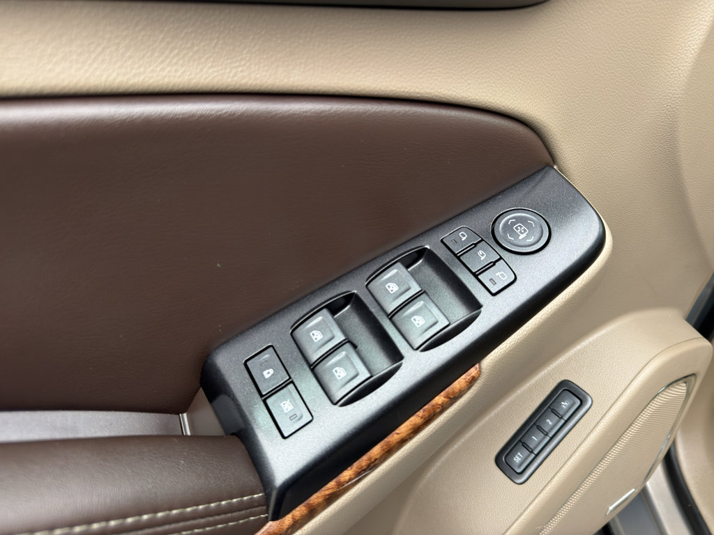 Used 2017 Chevrolet Suburban Premier image 12